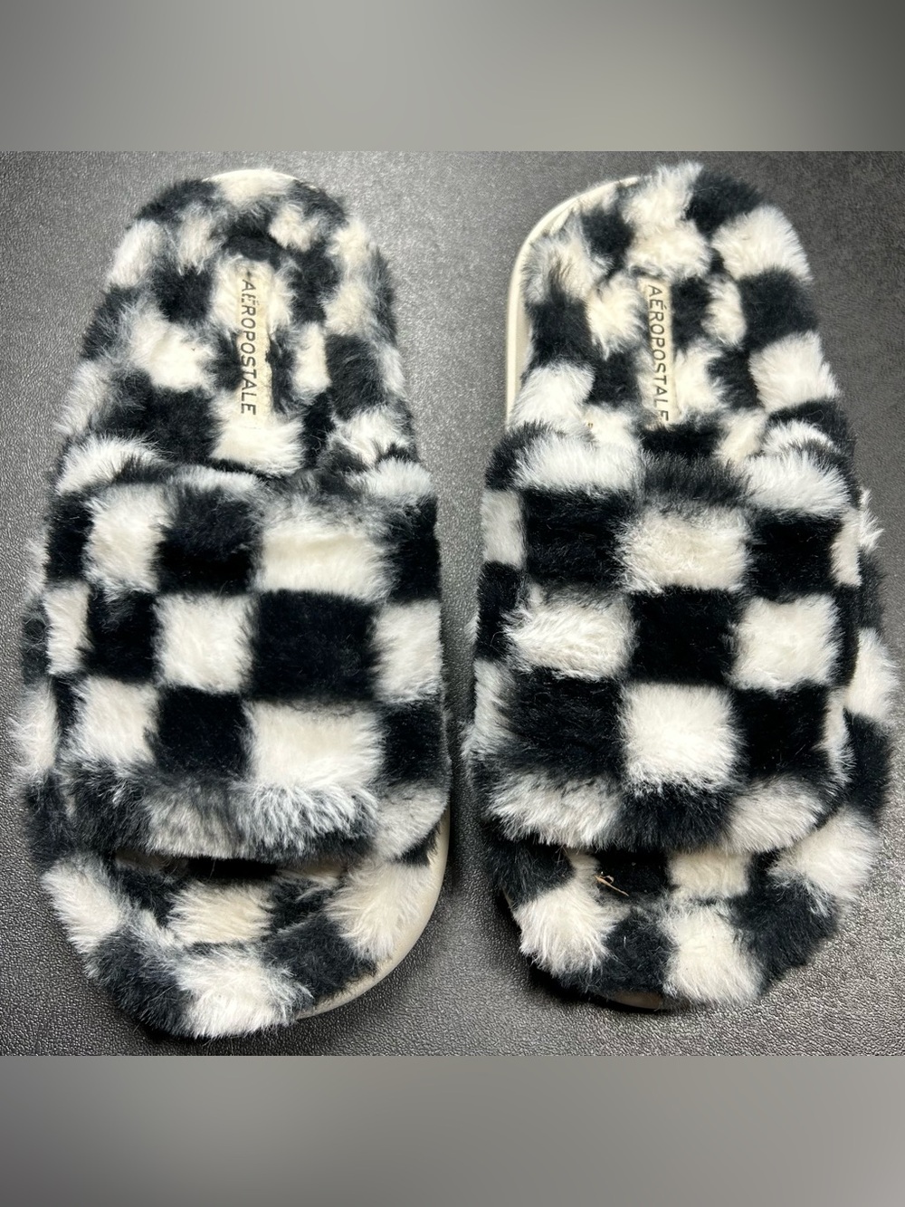 Aeropostale Size 6-7 Checkered Faux Fur Wide Open Toe Strap Slippers
